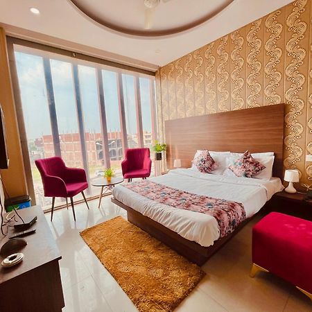Hotel Pearl Grand, Zirakpur - Top Rated & Most Awarded Property In Tricity Chandigarh Exterior photo