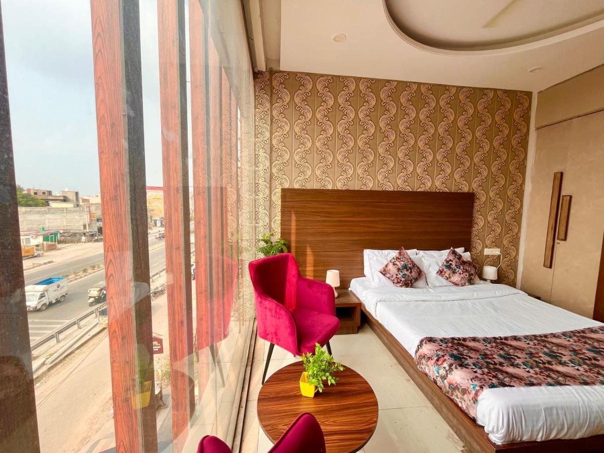 Hotel Pearl Grand, Zirakpur - Top Rated & Most Awarded Property In Tricity Chandigarh Exterior photo